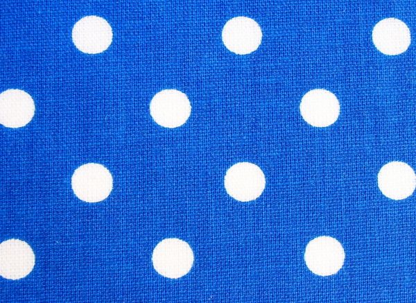 Blauw met witte stippen