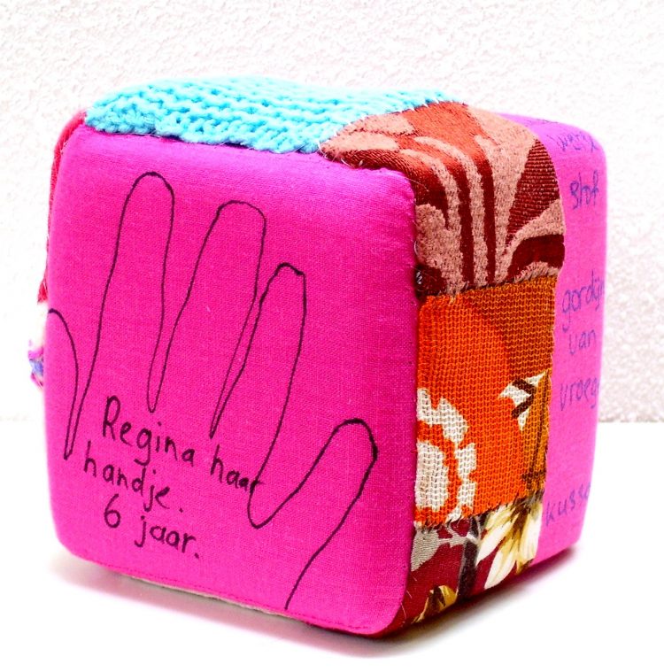 Geboortekubus-handafdruk-baby-kado-baby. Herinneringen baby bewaren, Keepingtouch
