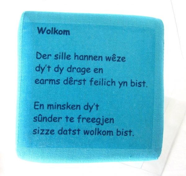 Geboortekubus-turquoise-tekst, Friese welkom tekst voor baby, handgemaakt uniek geboortecadeau, leuk persoonlijk kraamgeschenk met naam, kado baby, geboorte Keepingtouch